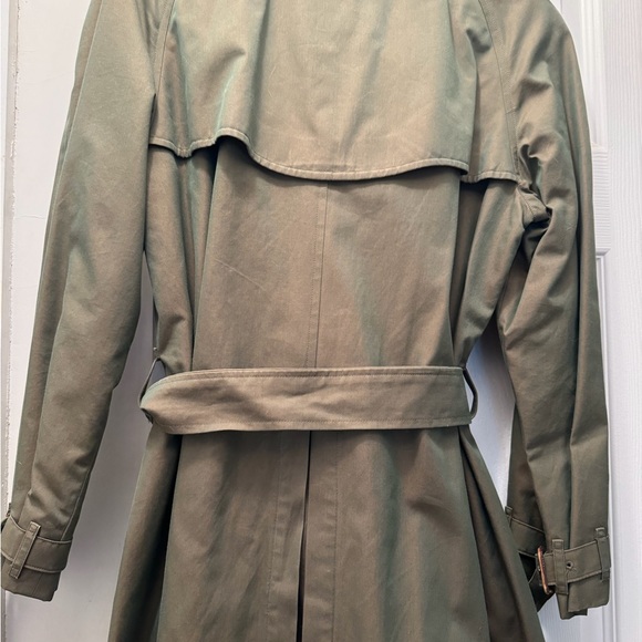 Authentic Burberry Trench Coat  Like NEW - Picture 10 of 16